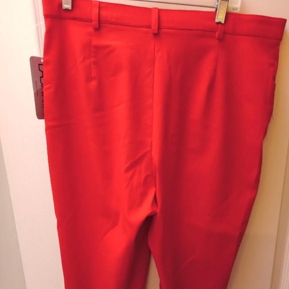 Lasania, Red Capris - Picture 7 of 9